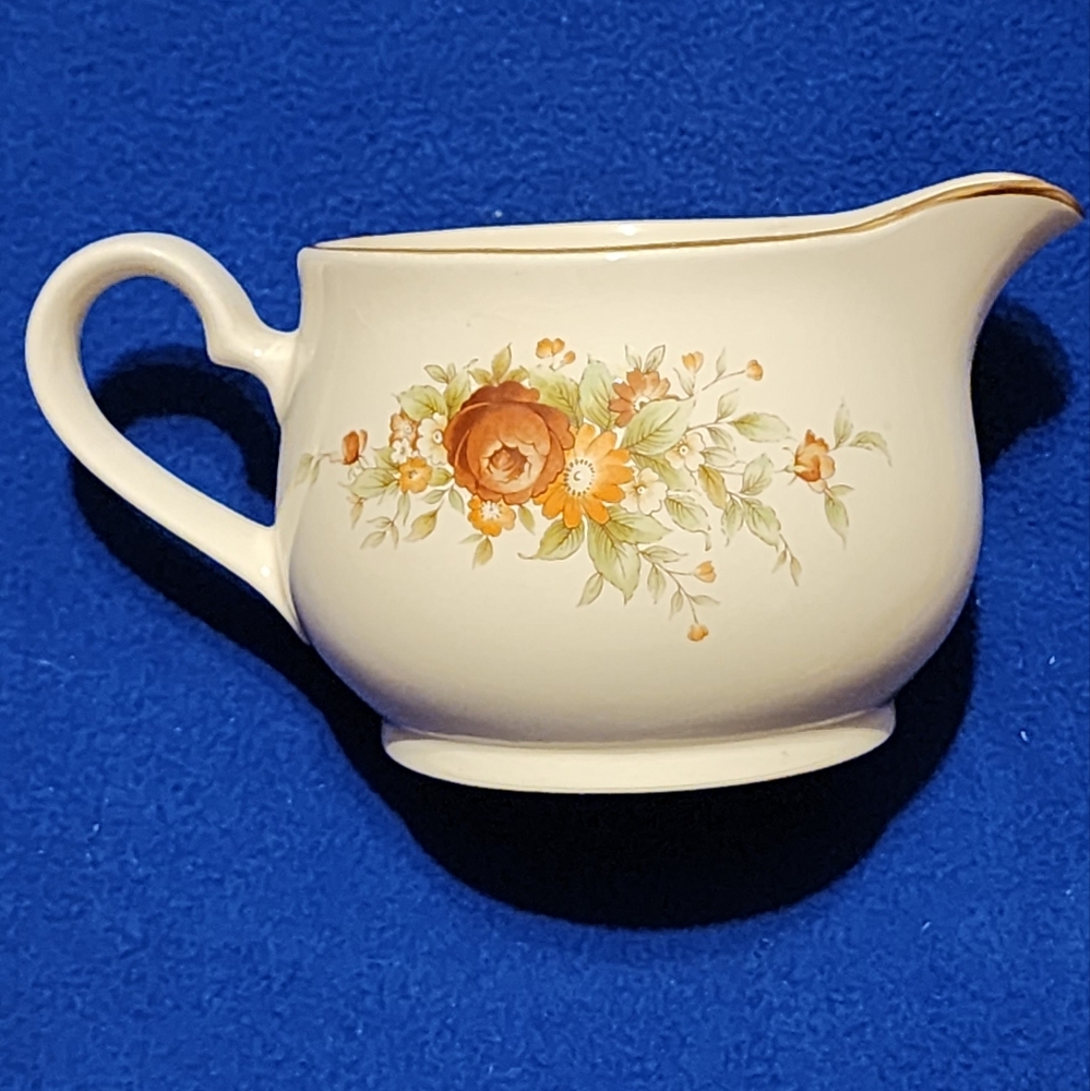 Keltcraft gravy dish vintage Santa Rosa patern